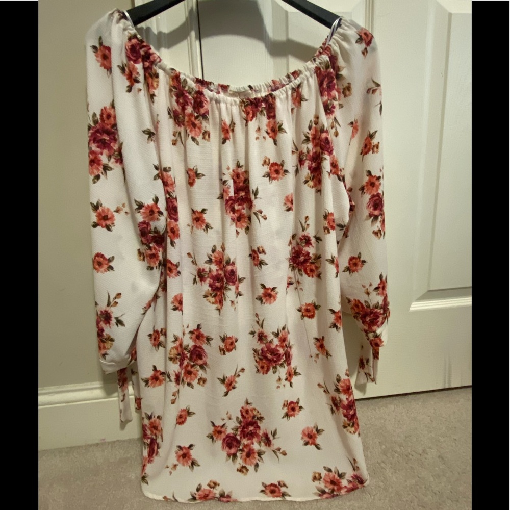 Beautiful Flowery Blouse with Cute Sleeves